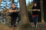 Faily s palicami a kameňmi