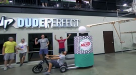 Dude Perfect zhrnuli rok 2018