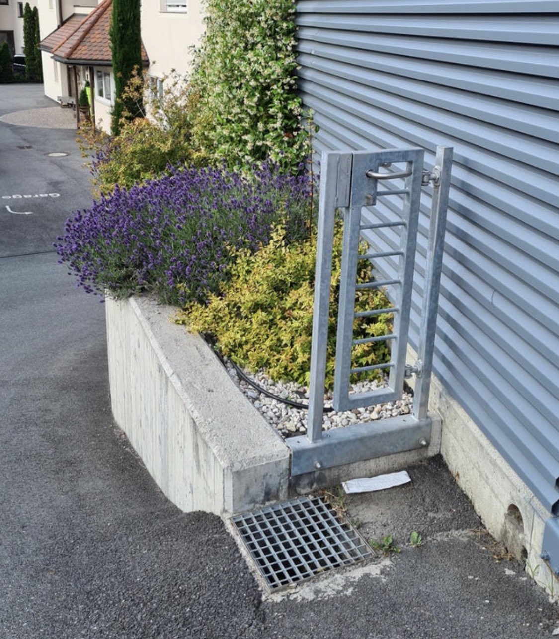 Keď si myslíte, že ste bezvýznamný, spomeňte si na túto bráničku