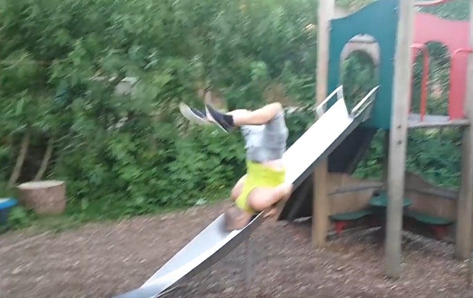 Ke� sa dospel� zab�vaj� ako deti