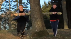 Faily s palicami a kamemi