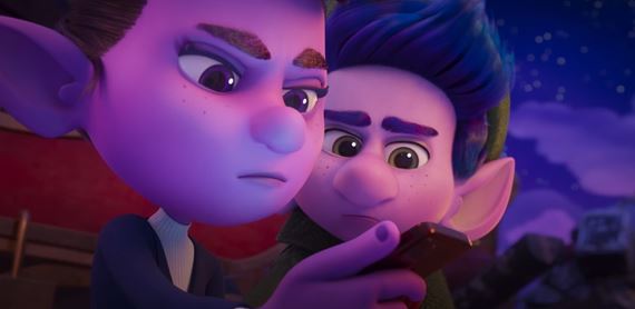 Vianon ndielka animkov. Do kn prichdza Santa je offline aj Kr krov