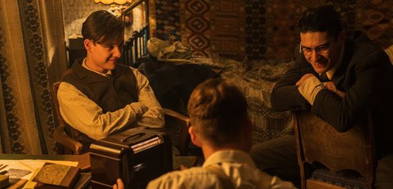 Pravda a zrada / Truth & Treason: Skuto�n� pr�beh odvahy v �ase nacizmu