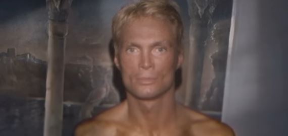 Dokument�rny seri�l HBO original Prive�te mi kr�sky / Bring Me the Beauties: A Model Cult m� premi�ru 2. j�na