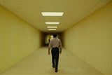 BACKROOMS film prep�sal rekordy A24, z internetovej legendy sa stal ve�k� hororov� hit