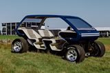 Genesis uk�zal luxusn� elektrick� buggy so �tyrmi motormi. Dok�e jazdi� aj bokom