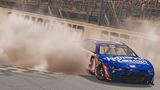 NASCAR 26 vyr�a na tra� v septembri, prinesie �iv� trate aj cross-play
