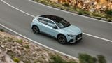 Mercedes predstavil nov� GLA. Elektrick� SUV pon�kne dojazd 657 km a nab�janie v�konom 320 kW