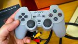 Sony malo kedysi v príprave PlayStation 1 skrytý priamo v DualShocku