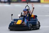 F1: Max Verstappen odmieta zru�i� v�stupn� klauzulu a nap�tie v Red Bulle rastie aj pre z�ujem Mercedesu