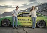 Tom Cruise sa vráti v Days of Thunder 2, pridá sa k nemu Anne Hathaway