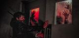 Nov� Resident Evil - Zach Cregger �spe�ne lav�ruje medzi nap�nav�mi momentmi, o�ak�van�mi situ�ciami �iernym humorom